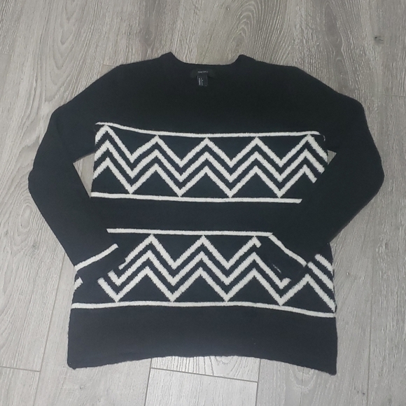 Forever 21 Sweater - Picture 1 of 3